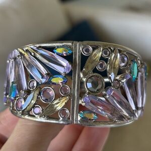 New Stunning Sorrelli Swarovski Lavender Gray Crystal Signed Cuff Bracelet